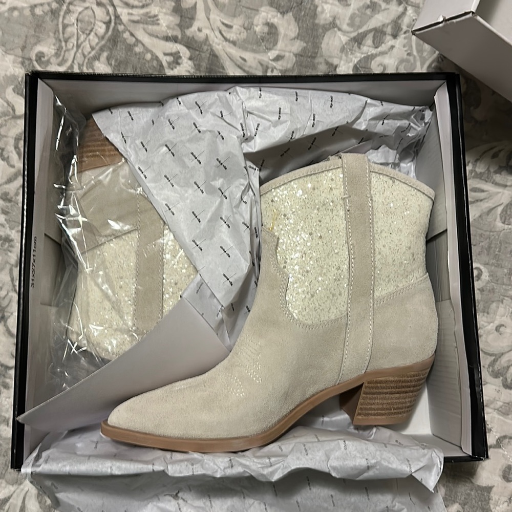 Sparkly suede cowgirl boots!